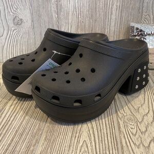 CROCS Unisex Adult Siren Studded Clogs Womens Size 10 / Mens Size 8 + Punk Rivet